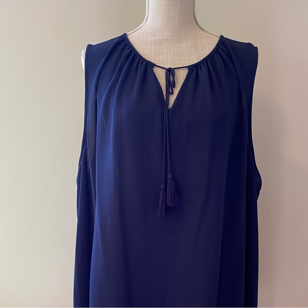 Navy blue tank top